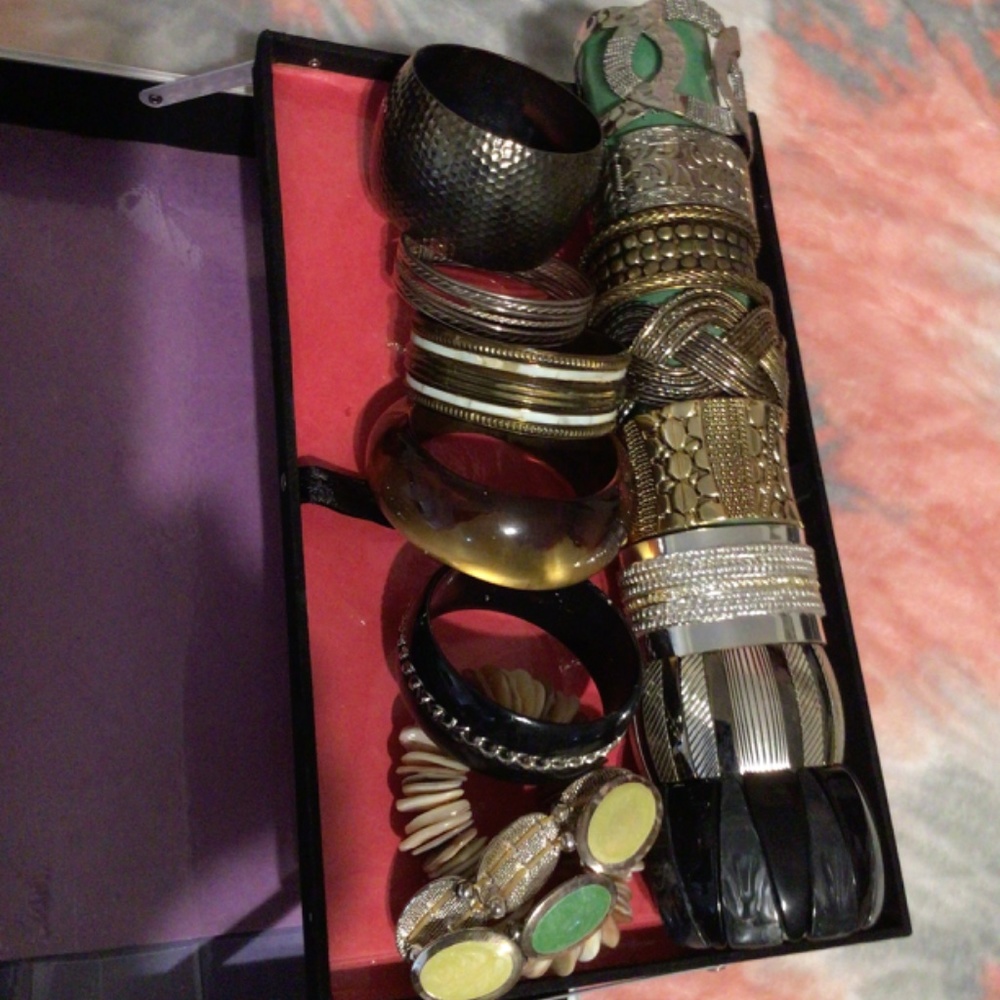 Bracelets, Cuffs, Bangles - Picture 2 of 3